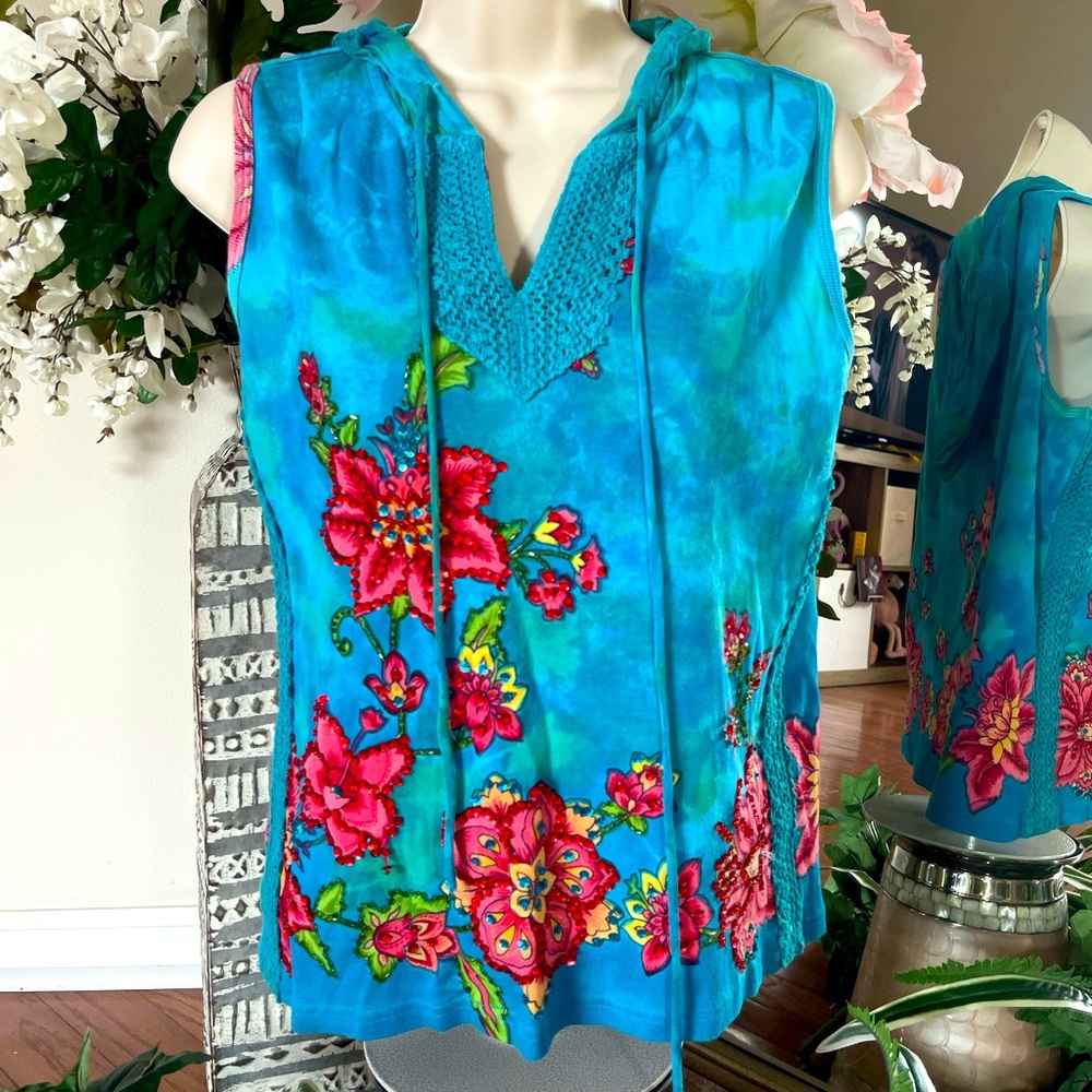 Vibrant Turquoise Floral Tank Top with hood
